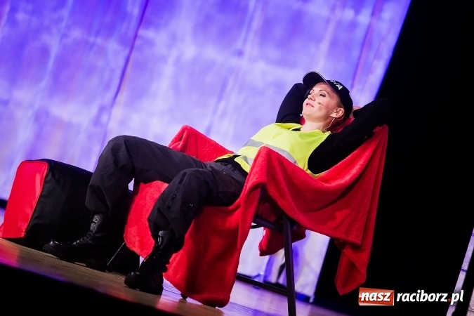 Zdjęcie w galerii na portalu naszraciborz.pl: Randka w ciemno na dwie pary bawiła w RCK wiadomości z regionu