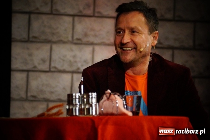 Zdjęcie w galerii na portalu naszraciborz.pl: Randka w ciemno na dwie pary bawiła w RCK wiadomości z regionu