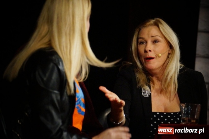 Zdjęcie w galerii na portalu naszraciborz.pl: Randka w ciemno na dwie pary bawiła w RCK wiadomości z regionu