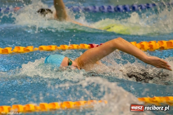 Zdjęcie w galerii na portalu naszraciborz.pl: Pływackie show w Szkole Mistrzostwa Sportowego wiadomości z regionu