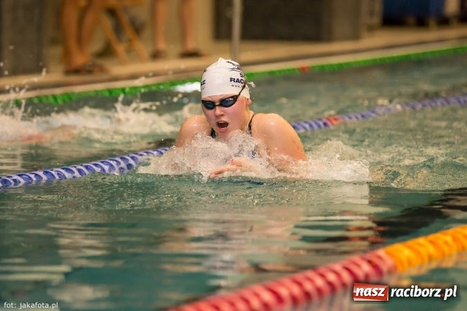 Zdjęcie w galerii na portalu naszraciborz.pl: Pływackie show w Szkole Mistrzostwa Sportowego wiadomości z regionu