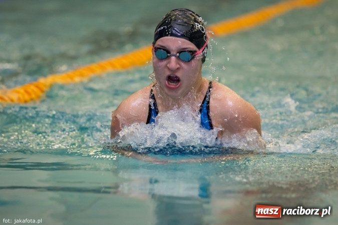 Zdjęcie w galerii na portalu naszraciborz.pl: Pływackie show w Szkole Mistrzostwa Sportowego wiadomości z regionu