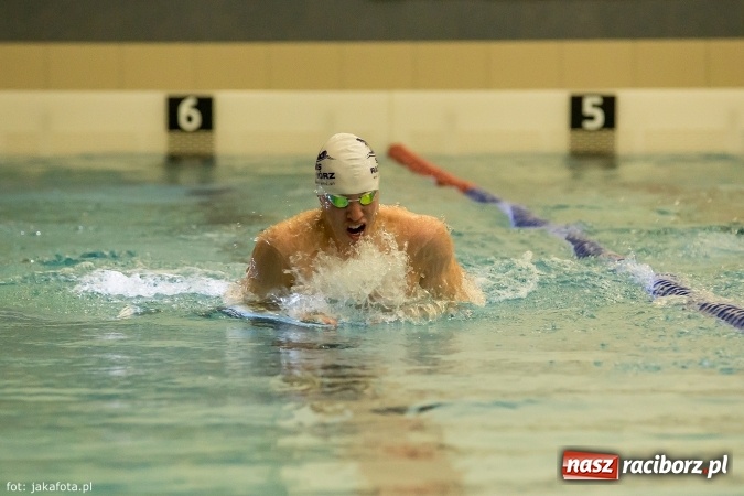 Zdjęcie w galerii na portalu naszraciborz.pl: Pływackie show w Szkole Mistrzostwa Sportowego wiadomości z regionu