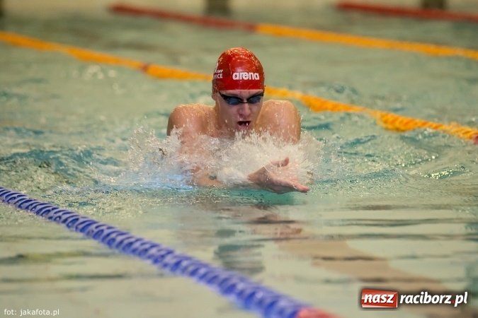 Zdjęcie w galerii na portalu naszraciborz.pl: Pływackie show w Szkole Mistrzostwa Sportowego wiadomości z regionu