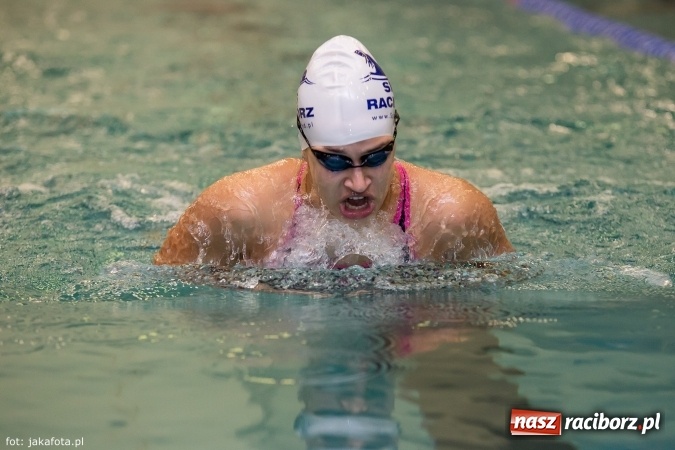 Zdjęcie w galerii na portalu naszraciborz.pl: Pływackie show w Szkole Mistrzostwa Sportowego wiadomości z regionu