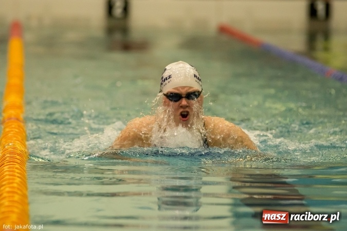 Zdjęcie w galerii na portalu naszraciborz.pl: Pływackie show w Szkole Mistrzostwa Sportowego wiadomości z regionu
