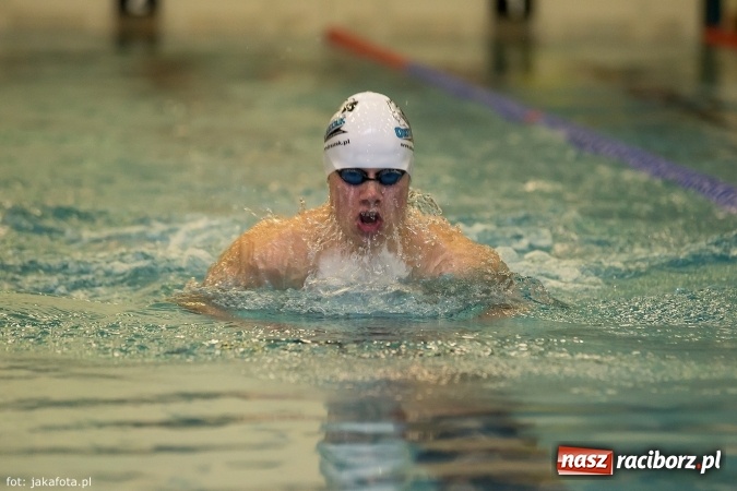 Zdjęcie w galerii na portalu naszraciborz.pl: Pływackie show w Szkole Mistrzostwa Sportowego wiadomości z regionu