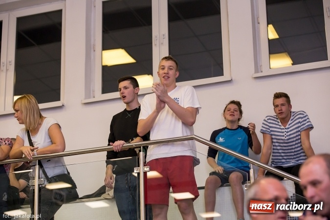 Zdjęcie w galerii na portalu naszraciborz.pl: Pływackie show w Szkole Mistrzostwa Sportowego wiadomości z regionu