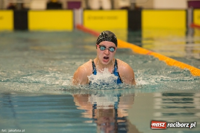 Zdjęcie w galerii na portalu naszraciborz.pl: Pływackie show w Szkole Mistrzostwa Sportowego wiadomości z regionu