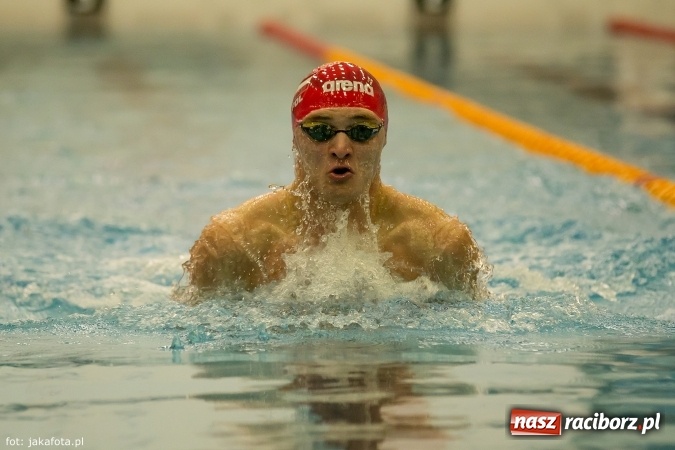 Zdjęcie w galerii na portalu naszraciborz.pl: Pływackie show w Szkole Mistrzostwa Sportowego wiadomości z regionu