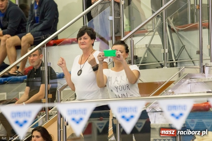 Zdjęcie w galerii na portalu naszraciborz.pl: Pływackie show w Szkole Mistrzostwa Sportowego wiadomości z regionu