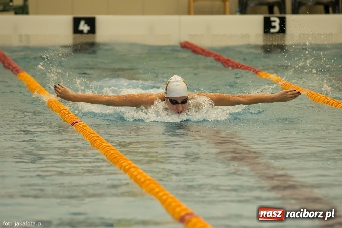 Zdjęcie w galerii na portalu naszraciborz.pl: Pływackie show w Szkole Mistrzostwa Sportowego wiadomości z regionu