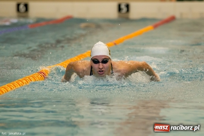 Zdjęcie w galerii na portalu naszraciborz.pl: Pływackie show w Szkole Mistrzostwa Sportowego wiadomości z regionu