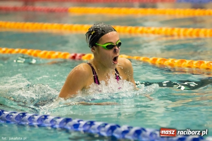 Zdjęcie w galerii na portalu naszraciborz.pl: Pływackie show w Szkole Mistrzostwa Sportowego wiadomości z regionu