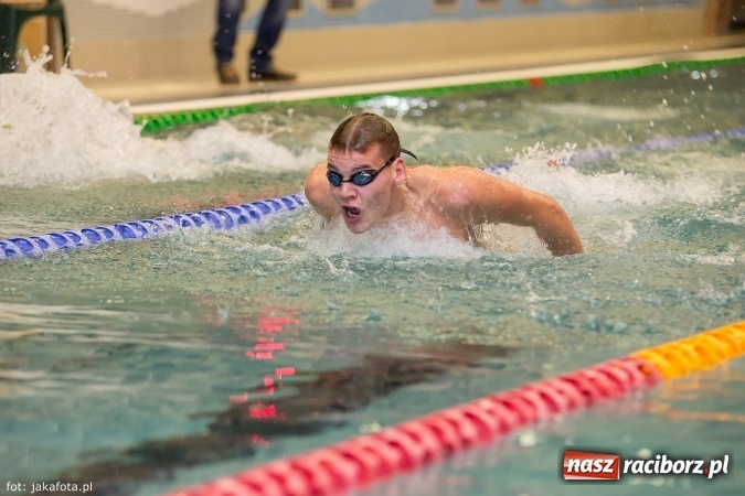 Zdjęcie w galerii na portalu naszraciborz.pl: Pływackie show w Szkole Mistrzostwa Sportowego wiadomości z regionu