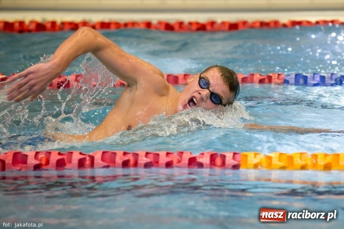 Zdjęcie w galerii na portalu naszraciborz.pl: Pływackie show w Szkole Mistrzostwa Sportowego wiadomości z regionu