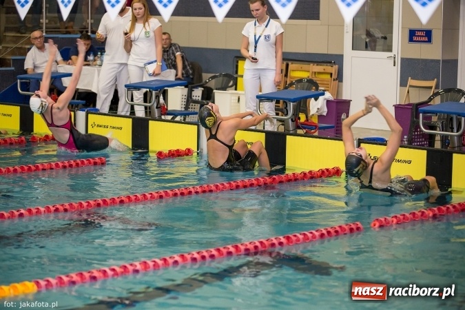 Zdjęcie w galerii na portalu naszraciborz.pl: Pływackie show w Szkole Mistrzostwa Sportowego wiadomości z regionu