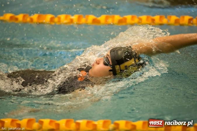 Zdjęcie w galerii na portalu naszraciborz.pl: Pływackie show w Szkole Mistrzostwa Sportowego wiadomości z regionu