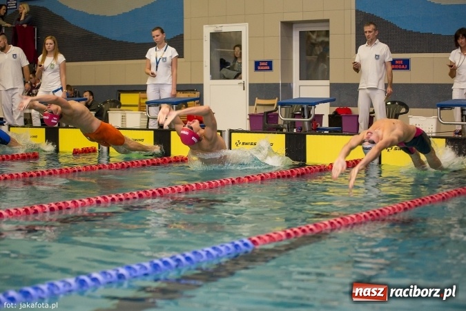 Zdjęcie w galerii na portalu naszraciborz.pl: Pływackie show w Szkole Mistrzostwa Sportowego wiadomości z regionu