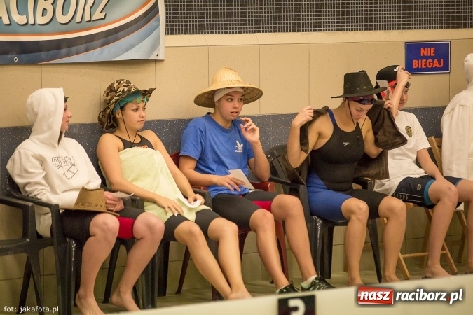 Zdjęcie w galerii na portalu naszraciborz.pl: Pływackie show w Szkole Mistrzostwa Sportowego wiadomości z regionu