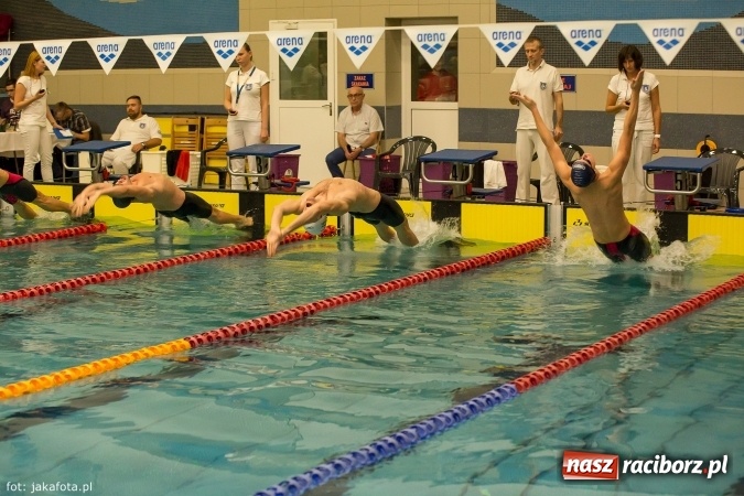 Zdjęcie w galerii na portalu naszraciborz.pl: Pływackie show w Szkole Mistrzostwa Sportowego wiadomości z regionu