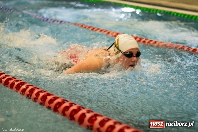 Zdjęcie w galerii na portalu naszraciborz.pl: Pływackie show w Szkole Mistrzostwa Sportowego wiadomości z regionu