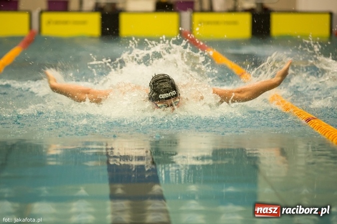 Zdjęcie w galerii na portalu naszraciborz.pl: Pływackie show w Szkole Mistrzostwa Sportowego wiadomości z regionu