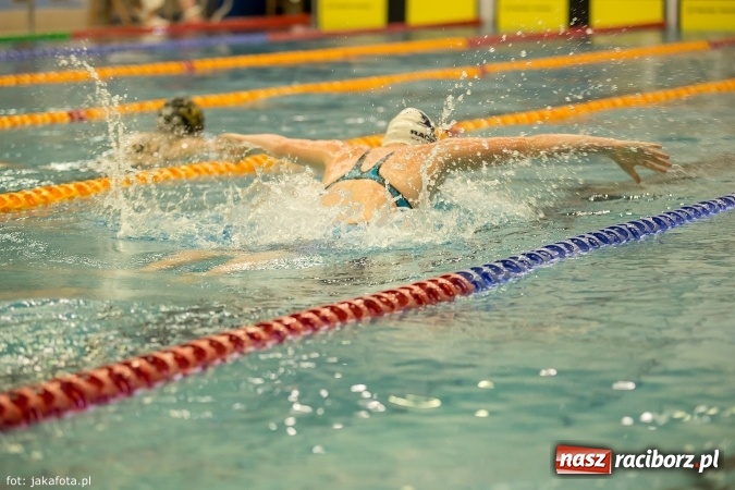 Zdjęcie w galerii na portalu naszraciborz.pl: Pływackie show w Szkole Mistrzostwa Sportowego wiadomości z regionu