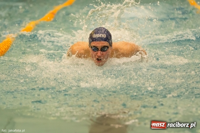 Zdjęcie w galerii na portalu naszraciborz.pl: Pływackie show w Szkole Mistrzostwa Sportowego wiadomości z regionu