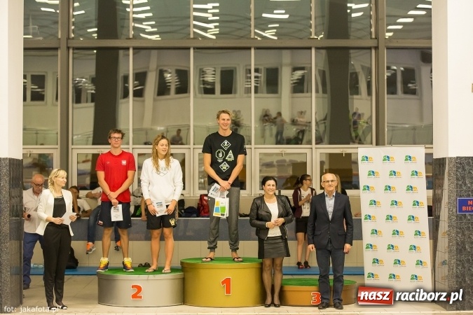 Zdjęcie w galerii na portalu naszraciborz.pl: Pływackie show w Szkole Mistrzostwa Sportowego wiadomości z regionu