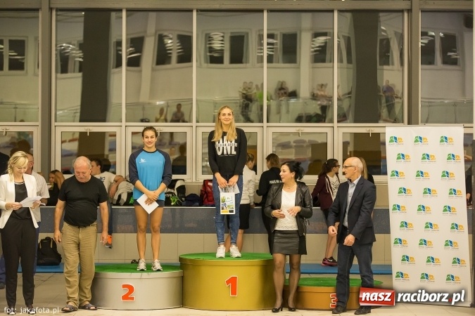 Zdjęcie w galerii na portalu naszraciborz.pl: Pływackie show w Szkole Mistrzostwa Sportowego wiadomości z regionu