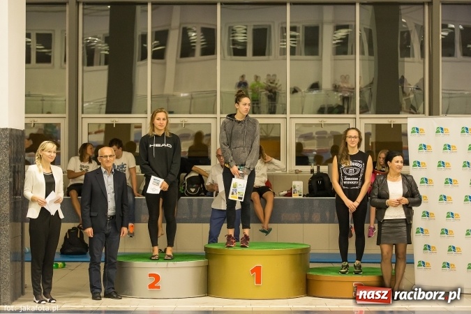 Zdjęcie w galerii na portalu naszraciborz.pl: Pływackie show w Szkole Mistrzostwa Sportowego wiadomości z regionu