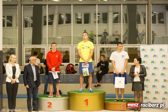 Zdjęcie w galerii na portalu naszraciborz.pl: Pływackie show w Szkole Mistrzostwa Sportowego wiadomości z regionu
