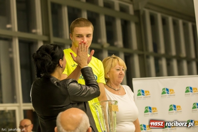 Zdjęcie w galerii na portalu naszraciborz.pl: Pływackie show w Szkole Mistrzostwa Sportowego wiadomości z regionu