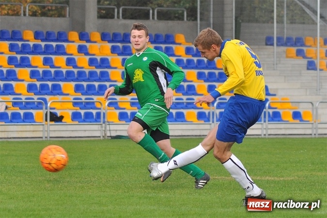 Zdjęcie w galerii na portalu naszraciborz.pl: Stal przegrała z Brzeziem przy pustych trybunach wiadomości z regionu