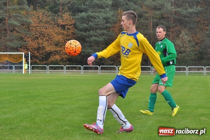 Zdjęcie w galerii na portalu naszraciborz.pl: Stal przegrała z Brzeziem przy pustych trybunach wiadomości z regionu