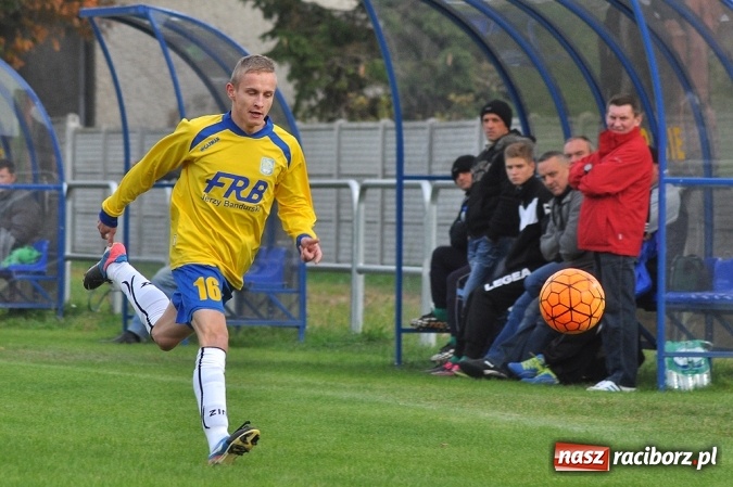 Zdjęcie w galerii na portalu naszraciborz.pl: Stal przegrała z Brzeziem przy pustych trybunach wiadomości z regionu