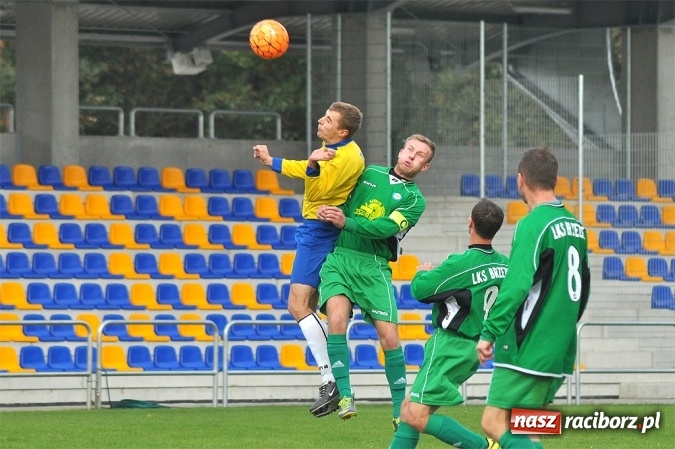 Zdjęcie w galerii na portalu naszraciborz.pl: Stal przegrała z Brzeziem przy pustych trybunach wiadomości z regionu