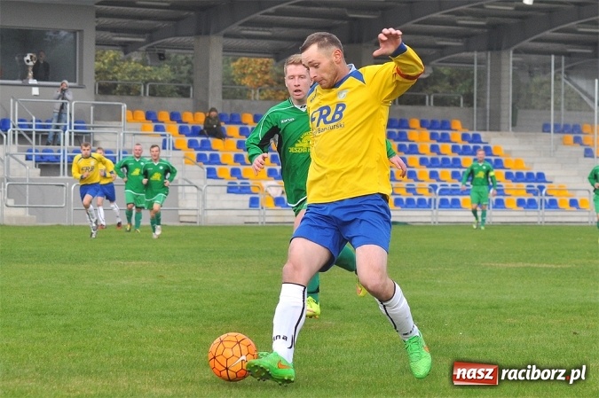 Zdjęcie w galerii na portalu naszraciborz.pl: Stal przegrała z Brzeziem przy pustych trybunach wiadomości z regionu