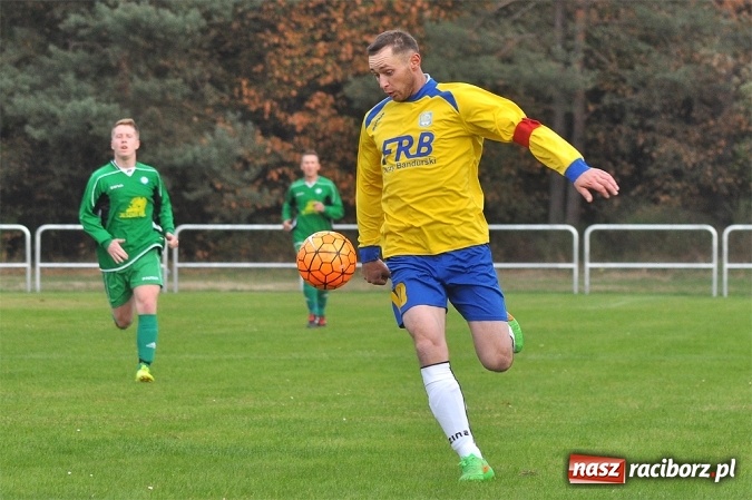 Zdjęcie w galerii na portalu naszraciborz.pl: Stal przegrała z Brzeziem przy pustych trybunach wiadomości z regionu