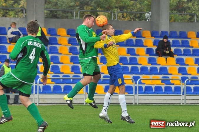 Zdjęcie w galerii na portalu naszraciborz.pl: Stal przegrała z Brzeziem przy pustych trybunach wiadomości z regionu