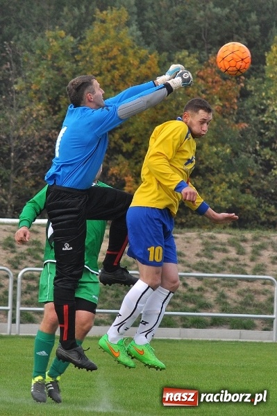Zdjęcie w galerii na portalu naszraciborz.pl: Stal przegrała z Brzeziem przy pustych trybunach wiadomości z regionu
