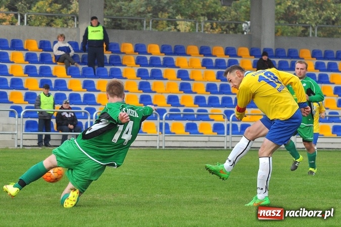 Zdjęcie w galerii na portalu naszraciborz.pl: Stal przegrała z Brzeziem przy pustych trybunach wiadomości z regionu