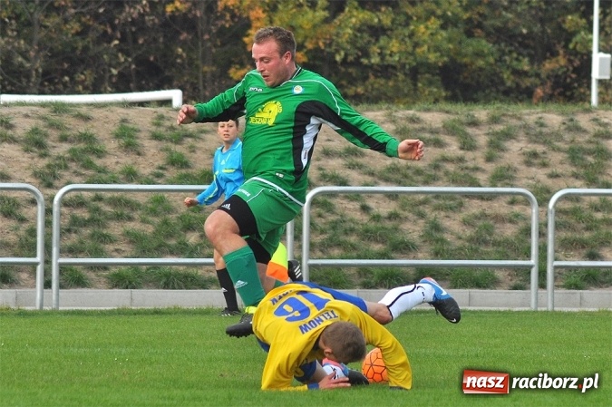 Zdjęcie w galerii na portalu naszraciborz.pl: Stal przegrała z Brzeziem przy pustych trybunach wiadomości z regionu