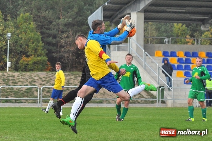 Zdjęcie w galerii na portalu naszraciborz.pl: Stal przegrała z Brzeziem przy pustych trybunach wiadomości z regionu