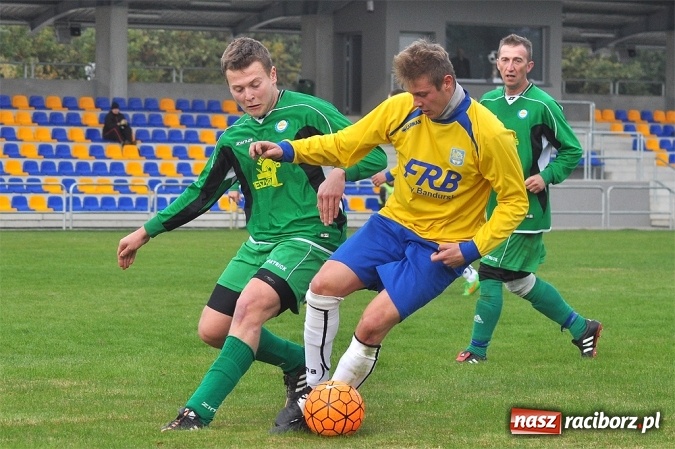 Zdjęcie w galerii na portalu naszraciborz.pl: Stal przegrała z Brzeziem przy pustych trybunach wiadomości z regionu