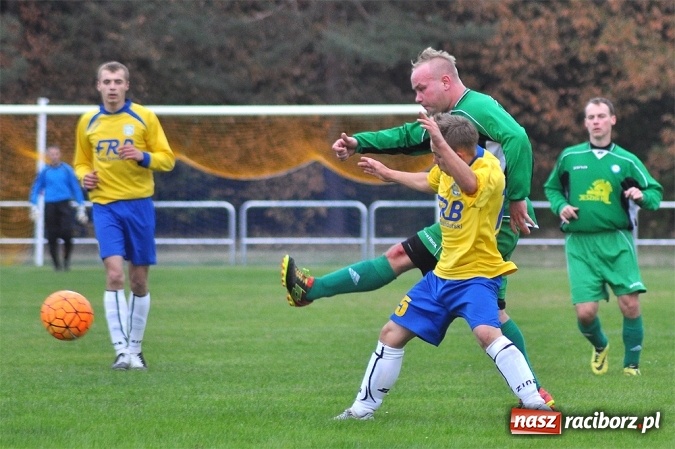Zdjęcie w galerii na portalu naszraciborz.pl: Stal przegrała z Brzeziem przy pustych trybunach wiadomości z regionu