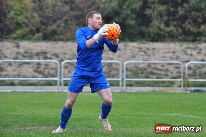 Zdjęcie w galerii na portalu naszraciborz.pl: Stal przegrała z Brzeziem przy pustych trybunach wiadomości z regionu