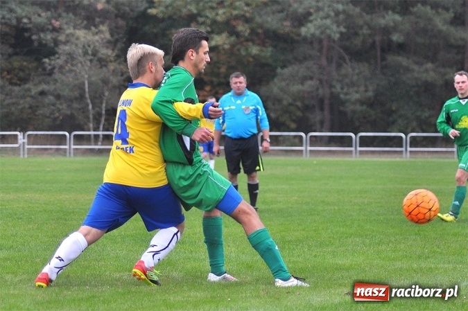 Zdjęcie w galerii na portalu naszraciborz.pl: Stal przegrała z Brzeziem przy pustych trybunach wiadomości z regionu
