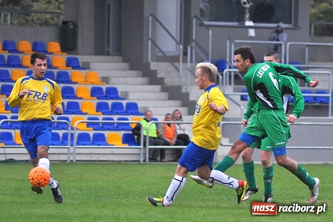 Zdjęcie w galerii na portalu naszraciborz.pl: Stal przegrała z Brzeziem przy pustych trybunach wiadomości z regionu